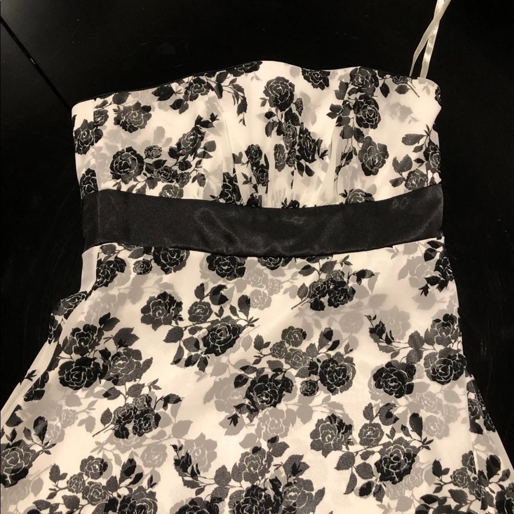 White House Black Market dress size 0 - Picture 2 of 4